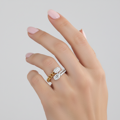 OVAL AND ROUND DIAMOND YELLOW GOLD RING 